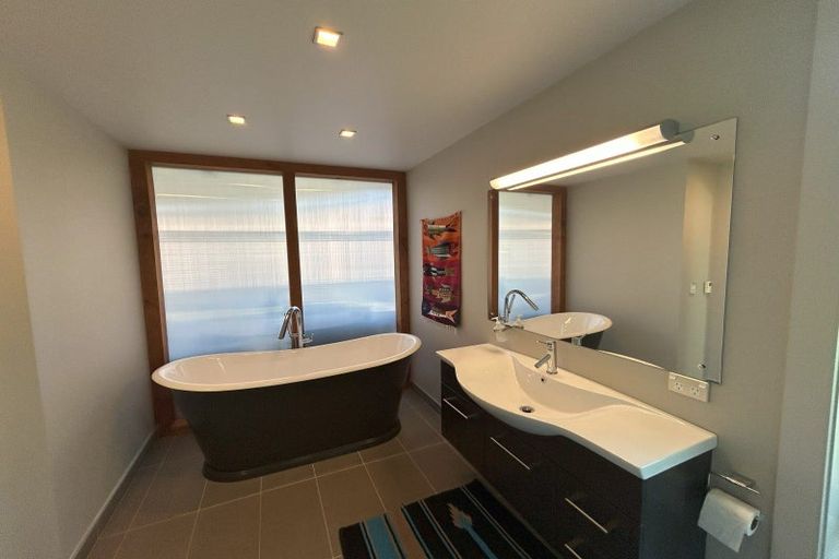 Photo of property in 28 Sam John Place, Lake Hawea, 9382