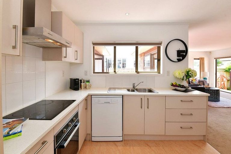 Photo of property in 2/428 Hibiscus Coast Highway, Orewa, 0931