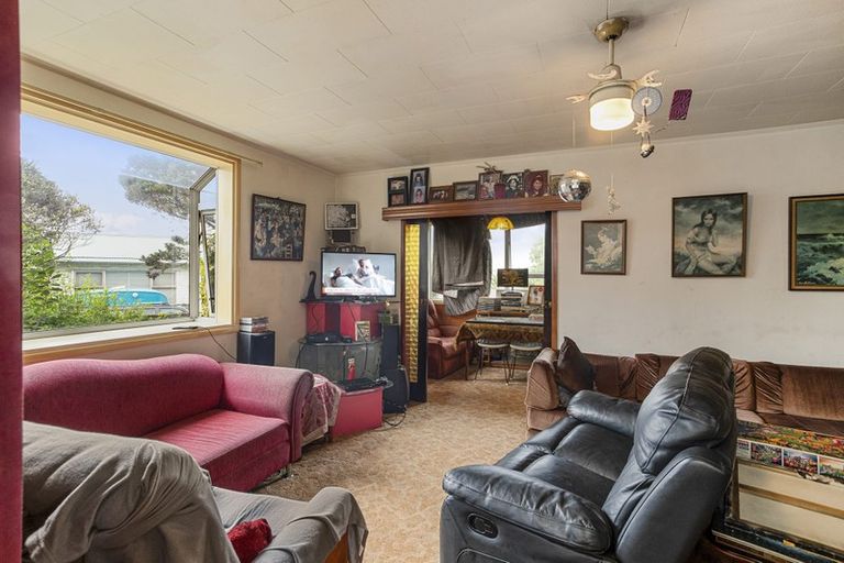 Photo of property in 14 Dunstall Place, Mangere Bridge, Auckland, 2022