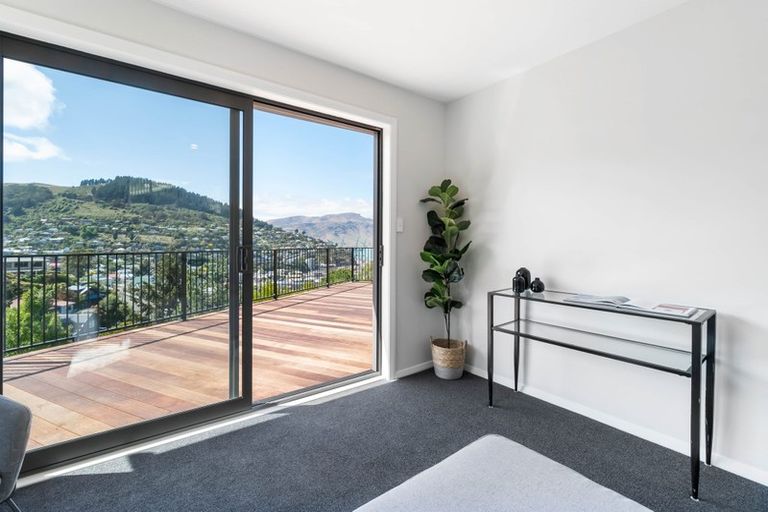 Photo of property in 28 Ticehurst Road, Lyttelton, 8082