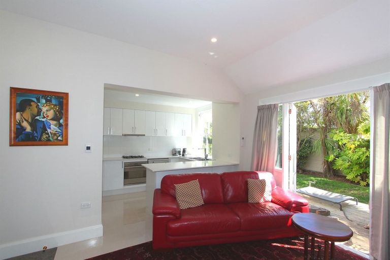 Photo of property in 27 Owles Terrace, New Brighton, Christchurch, 8061