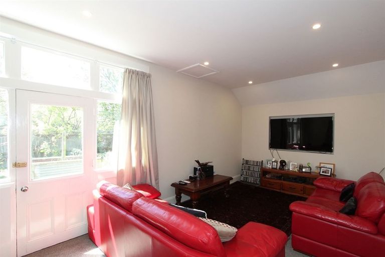 Photo of property in 27 Owles Terrace, New Brighton, Christchurch, 8061