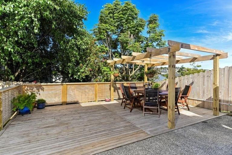 Photo of property in 14 Sonoma Crescent, Oteha, Auckland, 0632