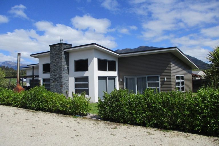Photo of property in 139 Cashmere Bay Road, Moana, Kumara, 7875