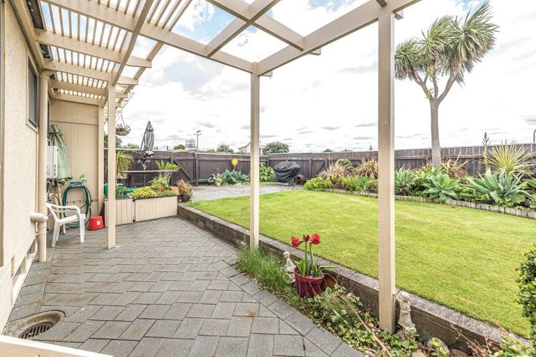 Photo of property in 4 Kapiti Terrace, Castlecliff, Whanganui, 4501