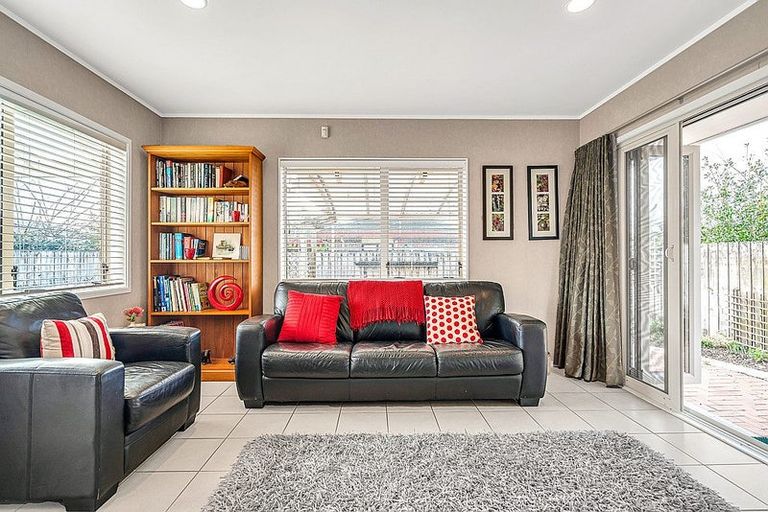 Photo of property in 10 Maurice Borich Place, Henderson, Auckland, 0610