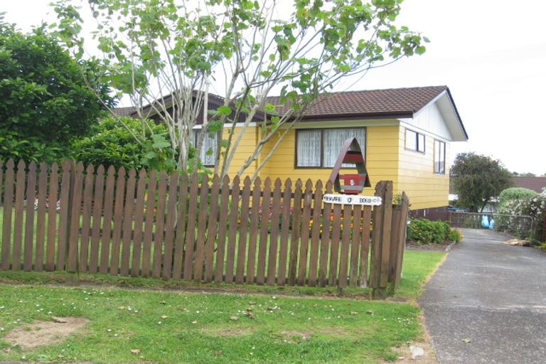 Photo of property in 8 Holborn Place, Papatoetoe, Auckland, 2025