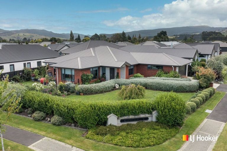 Photo of property in 1 Carrick Place, Mosgiel, 9024