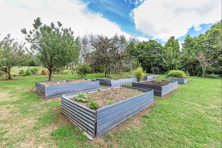 Photo of property in 1098 Queen Street East, Levin, 5571