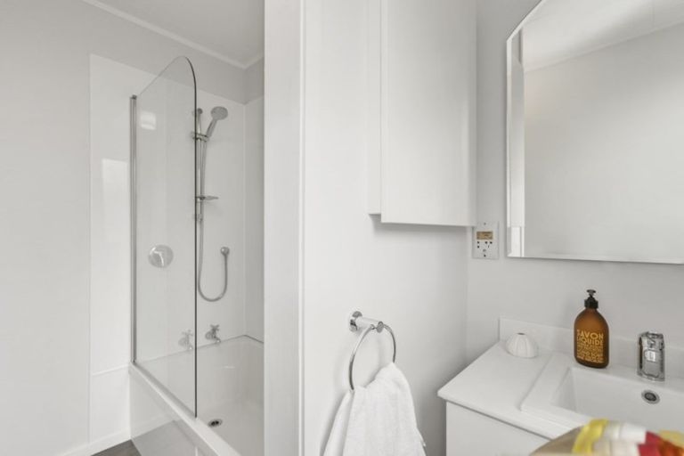 Photo of property in 22a Elizabeth Street, Moera, Lower Hutt, 5010