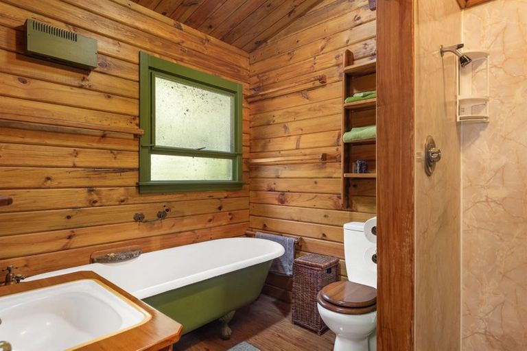 Photo of property in 15 Webster Place, Picton, 7220