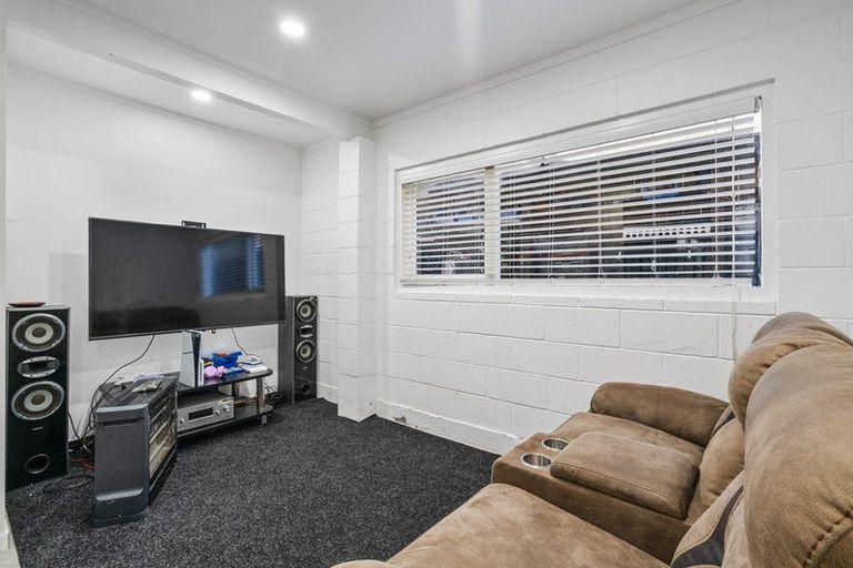 Photo of property in 27 Walpole Avenue, Hillpark, Auckland, 2102