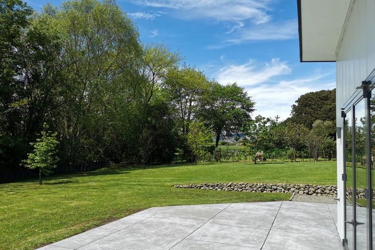 Photo of property in 112 Kawiu Road, Levin, 5510