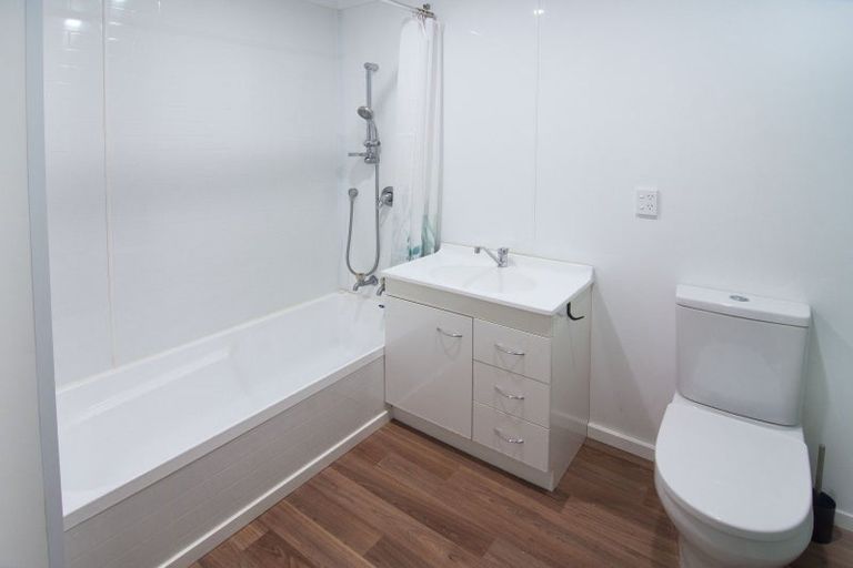 Photo of property in 14 Diamond Street, Carterton, 5713