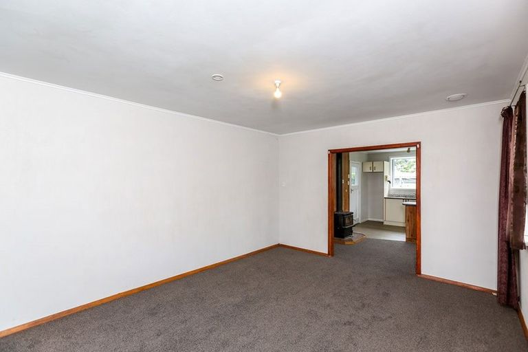 Photo of property in 19 Rospeath Crescent, Spotswood, New Plymouth, 4310