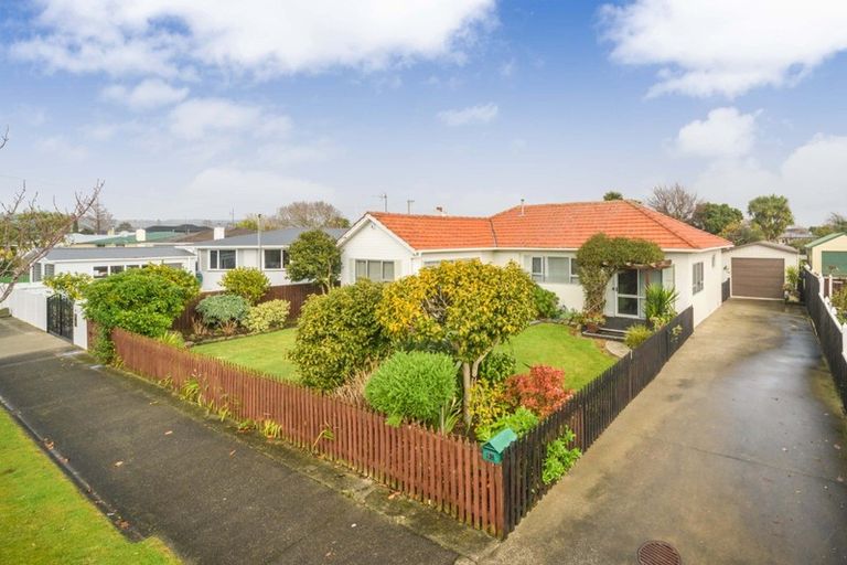Photo of property in 98 Fitzroy Street, Terrace End, Palmerston North, 4410