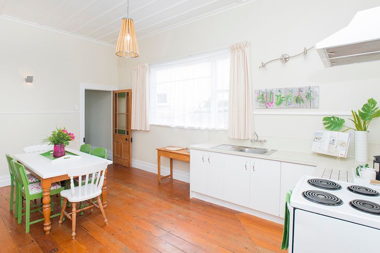 Photo of property in 100 Ormond Road, Whataupoko, Gisborne, 4010