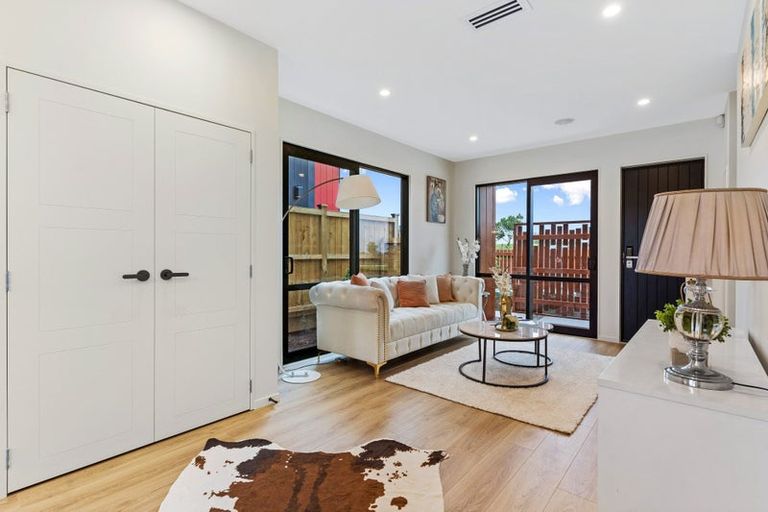 Photo of property in 65 Maungakaraka Road, Karaka, 2580