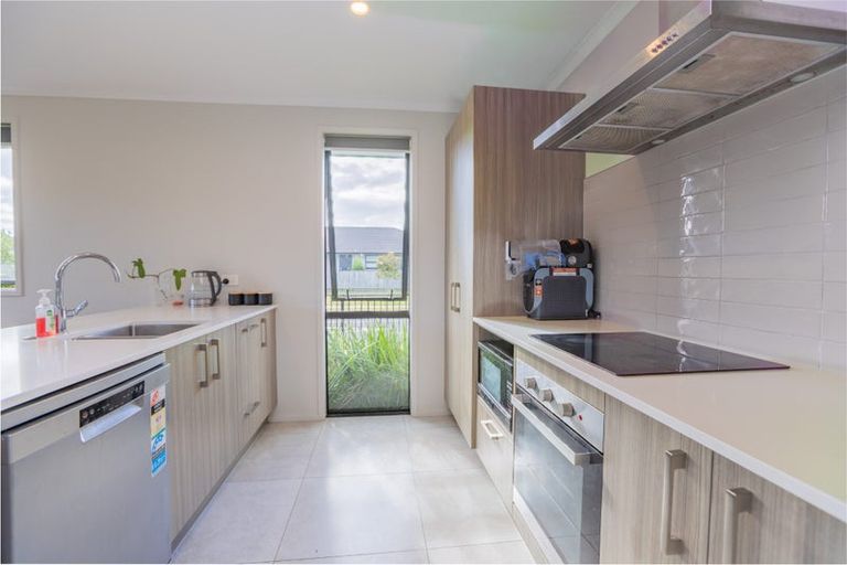 Photo of property in 1 Fontana Street, Papamoa, 3118