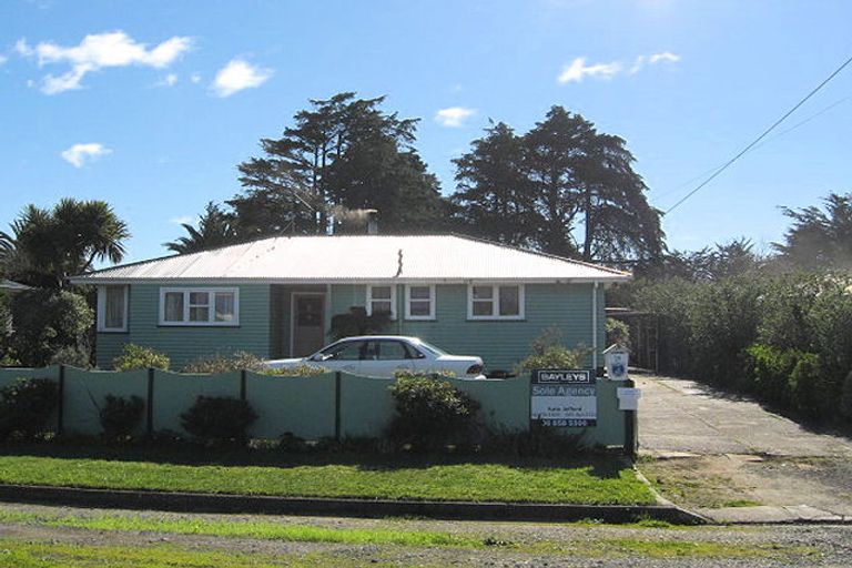 Photo of property in 18 Consitt Street, Takapau, 4203