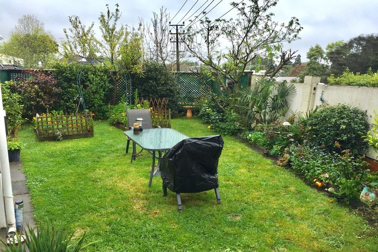 Photo of property in 2a Woodvale Road, Glen Eden, Auckland, 0602