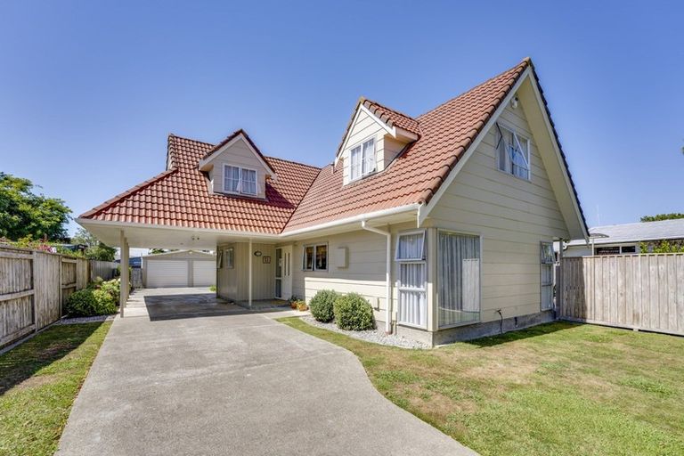 Photo of property in 51 John F Kennedy Drive, Milson, Palmerston North, 4414