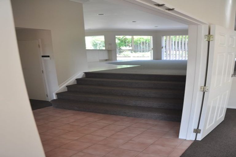 Photo of property in 23 Simon Owen Place, Golflands, Auckland, 2013