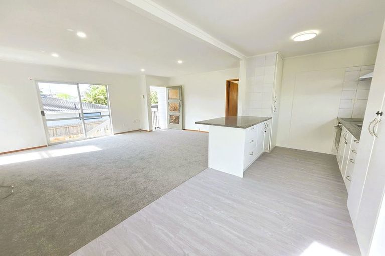 Photo of property in 7 Garton Drive, Massey, Auckland, 0614