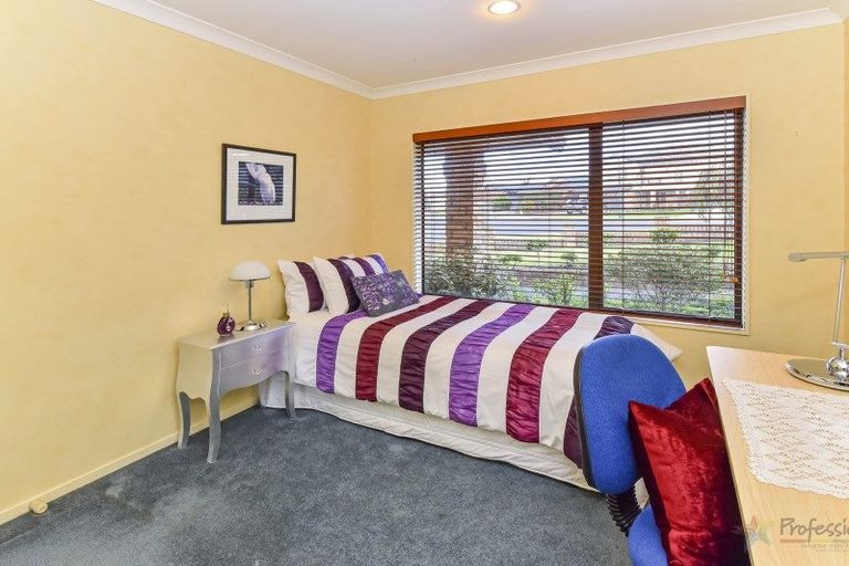 Photo of property in 30 Norm Pellow Drive, Manurewa, Auckland, 2105