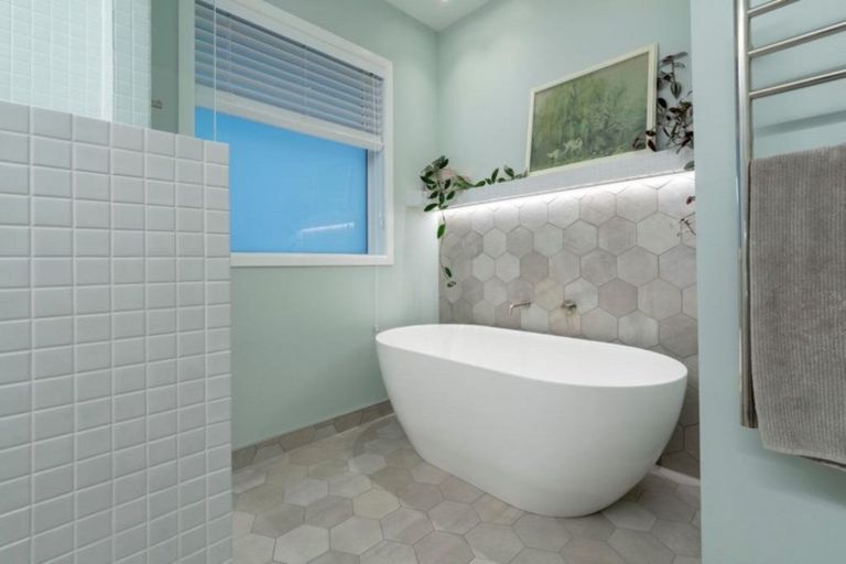 Photo of property in 131 Ngatai Road, Otumoetai, Tauranga, 3110