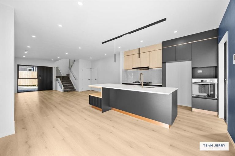 Photo of property in 339c Bucklands Beach Road, Bucklands Beach, Auckland, 2012