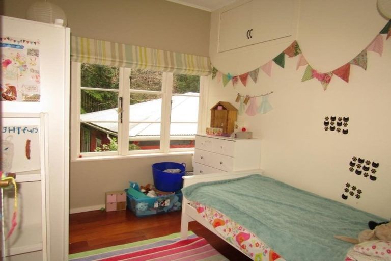 Photo of property in 28 Rangiora Avenue, Kaiwharawhara, Wellington, 6035