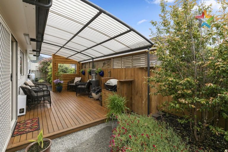 Photo of property in 13 Woodland Mews, Wainuiomata, Lower Hutt, 5014