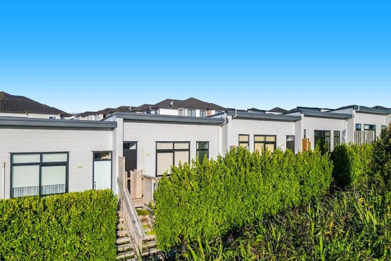 Photo of property in 9 Tarapuke Lane, Papakura, 2110