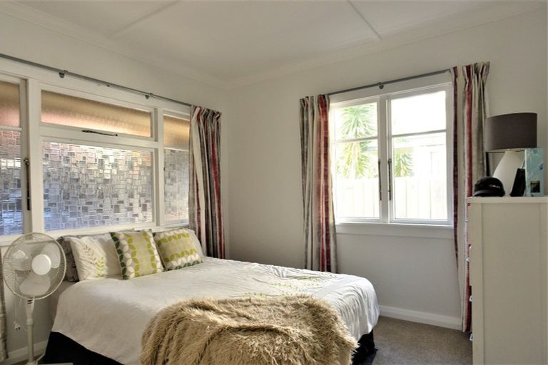 Photo of property in 206 Powderham Street, New Plymouth, 4310