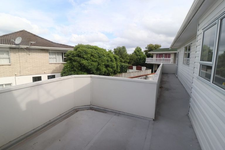 Photo of property in 142 Mokoia Road, Chatswood, Auckland, 0626