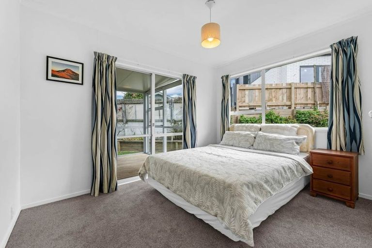 Photo of property in 4 Bacot Place, Howick, Auckland, 2014