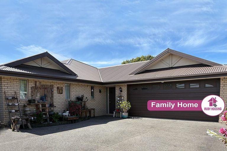 Photo of property in 35 Broken Run, Wigram, Christchurch, 8025