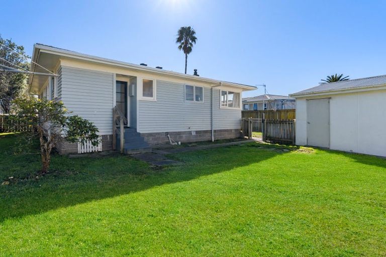 Photo of property in 17 Clark Street, Manurewa, Auckland, 2102