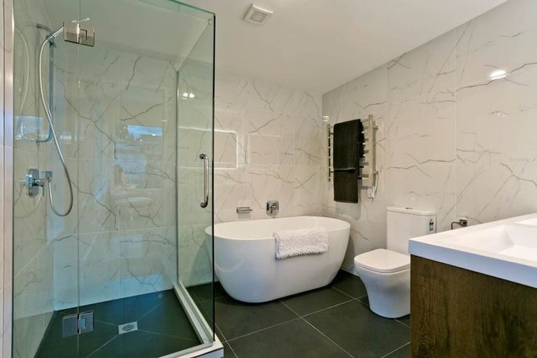 Photo of property in 25 Para Close, Fairview Heights, Auckland, 0632