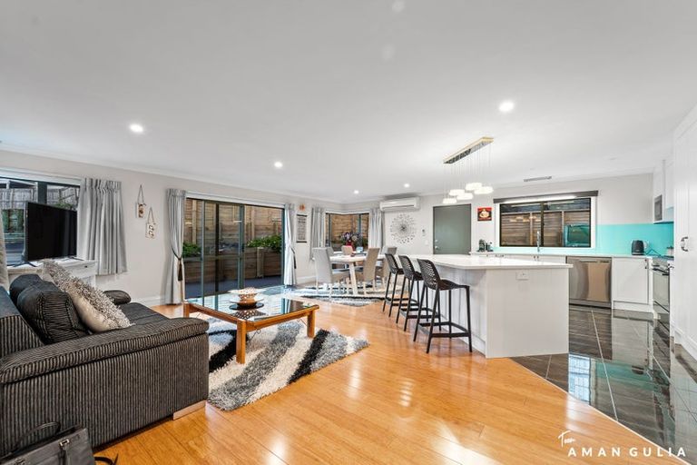 Photo of property in 322b Glenfield Road, Glenfield, Auckland, 0629