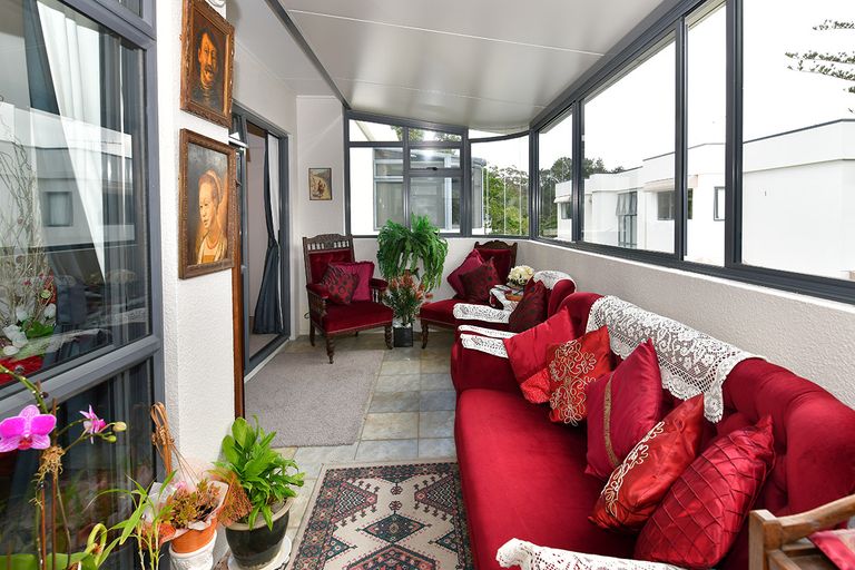 Photo of property in 9e Puriri Avenue, Orewa, 0931