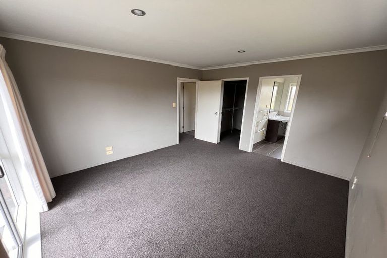Photo of property in 9 Canyon Drive, Oteha, Auckland, 0632
