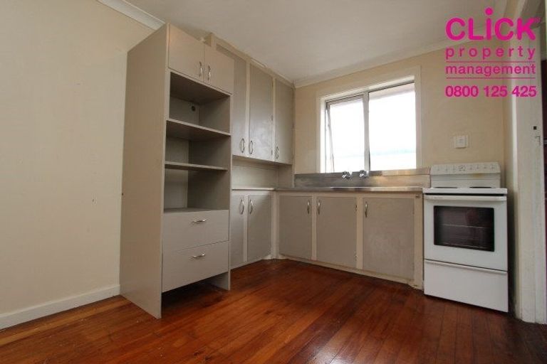 Photo of property in 1 Waldron Crescent, Green Island, Dunedin, 9018