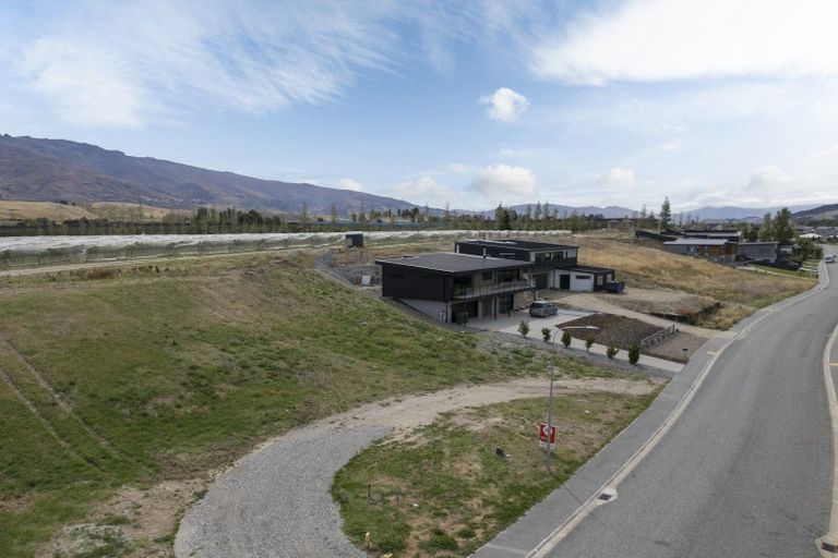 Photo of property in 55 Stratford Drive, Mount Pisa, Cromwell, 9383