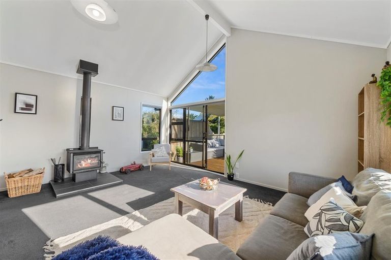 Photo of property in 10 Chaucer Place, Owhata, Rotorua, 3010