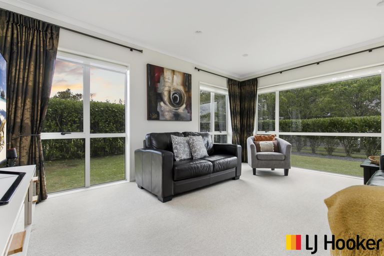 Photo of property in 12 Springcrest Drive, Karaka, Papakura, 2113