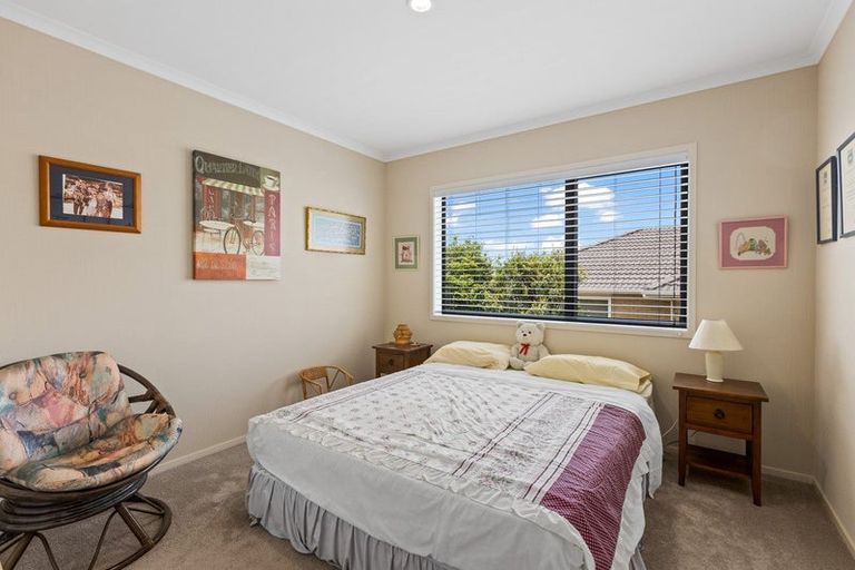 Photo of property in 32 Seaview Crescent, Hatfields Beach, Orewa, 0931