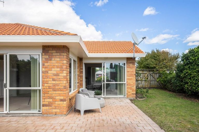 Photo of property in 16 Larisa Grove, Papamoa Beach, Papamoa, 3118