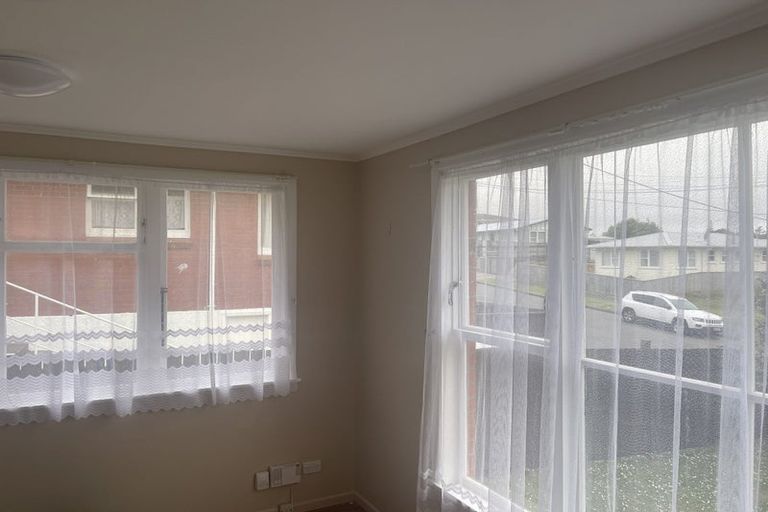 Photo of property in 22 Swansea Street, Cannons Creek, Porirua, 5024